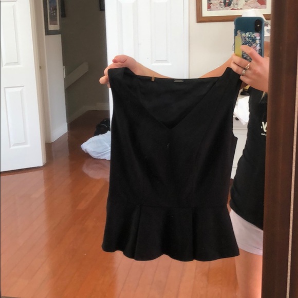 ElieTahari top! Beautiful & in excellent condition - Picture 2 of 4